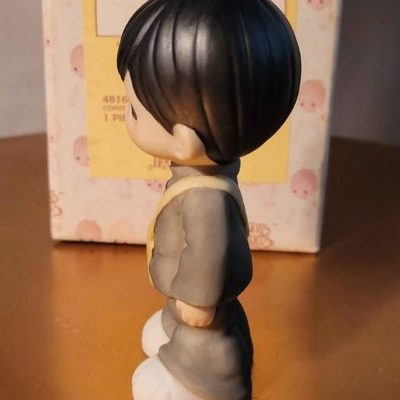 Precious Moments "Growing in Wisdom" Junior High Boy - Picture 6 of 7